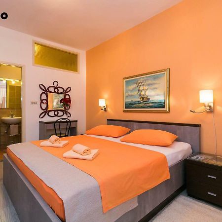 Apartments Nives โปเรช ภายนอก รูปภาพ