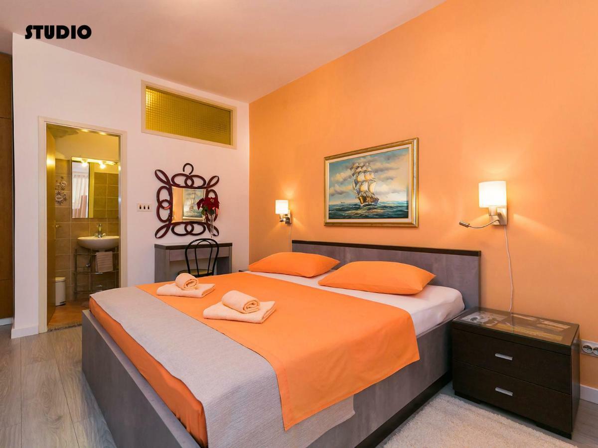 Apartments Nives โปเรช ภายนอก รูปภาพ