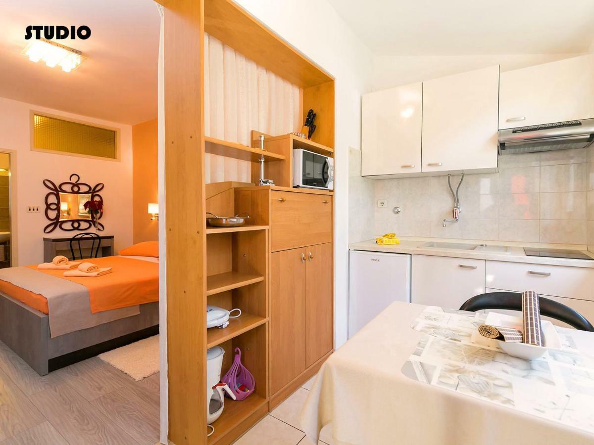 Apartments Nives โปเรช ภายนอก รูปภาพ